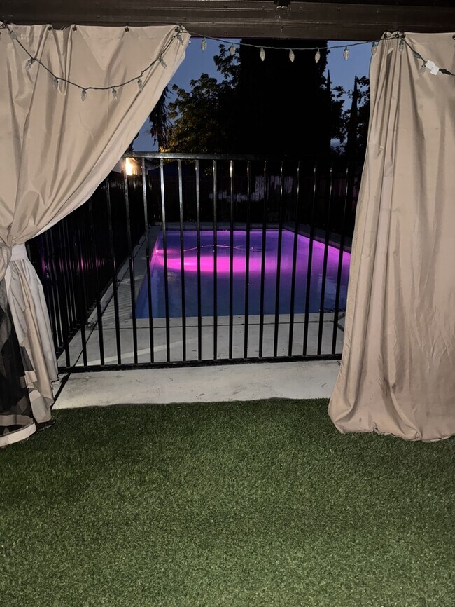 Building Photo - Tracy 4 Bedroom 2 Bathroom Home with a pool