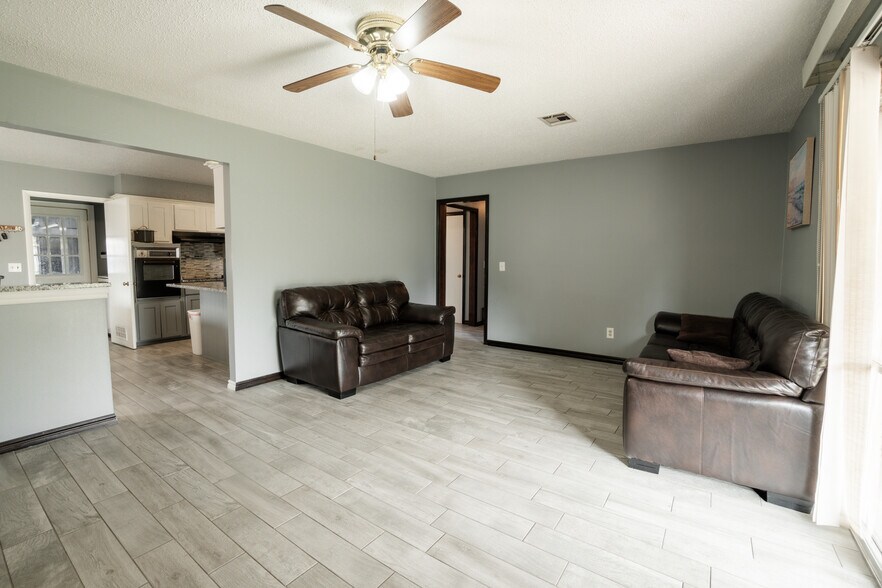 Building Photo - 2308 SW 76th St