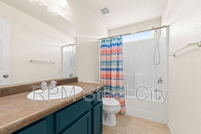 Building Photo - 2231 Meadowlark Ln