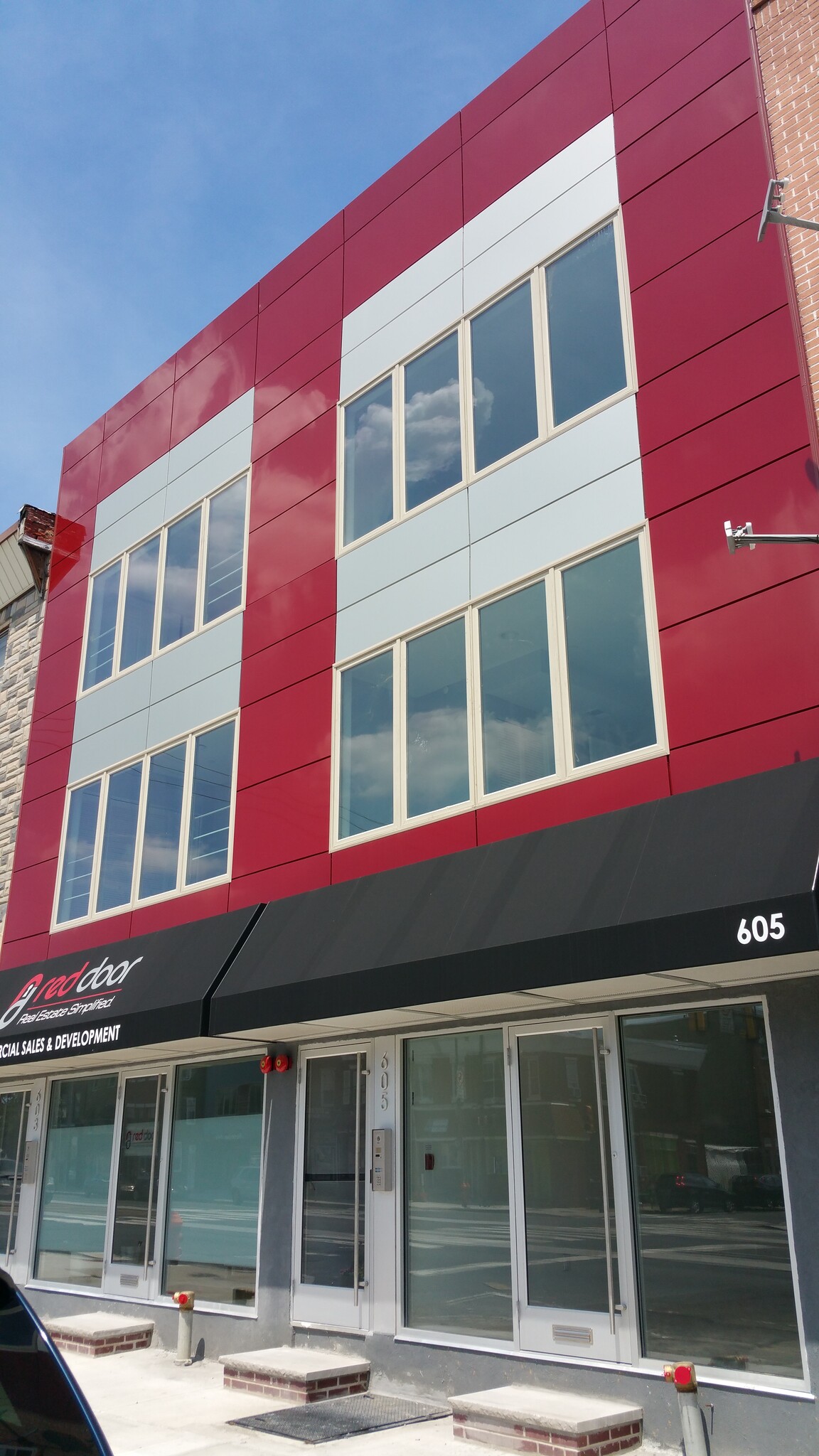 Building Photo - 603 E Girard Ave