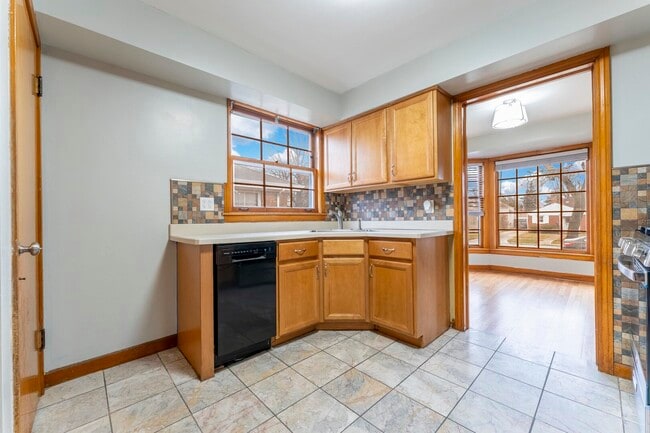 Building Photo - 2513 18th Ave