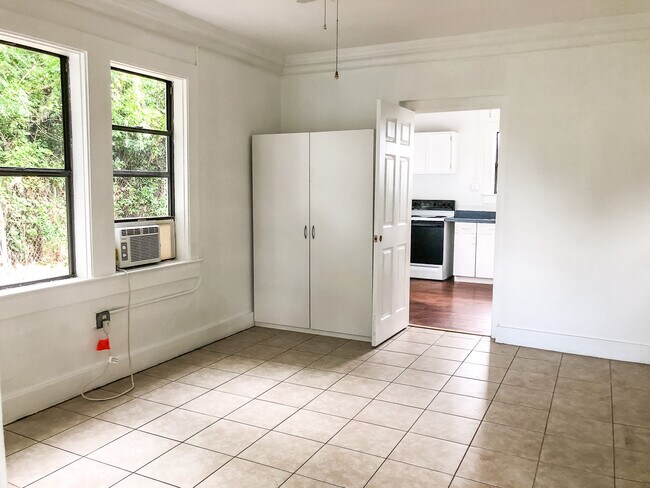 Building Photo - 12852 Florida Ave