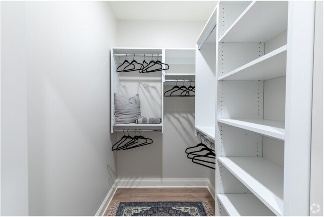 Building Photo - 21 Raymond Ave