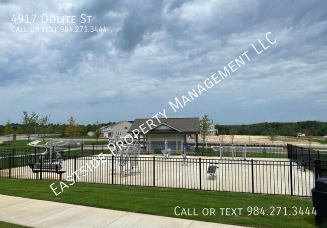Building Photo - 4917 Oolite St