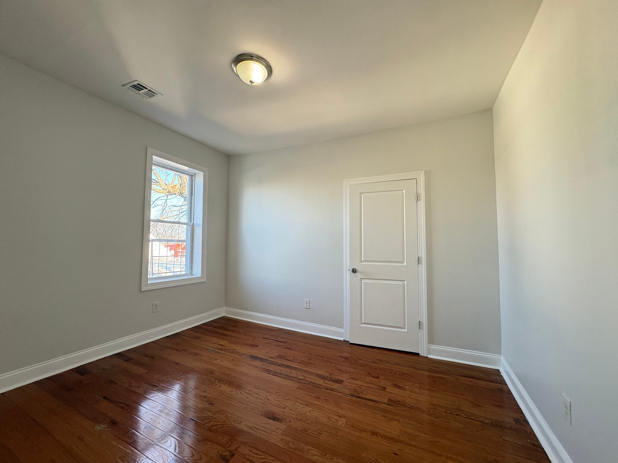 162 Bergen Ave 4B - 161 Bergen Ave