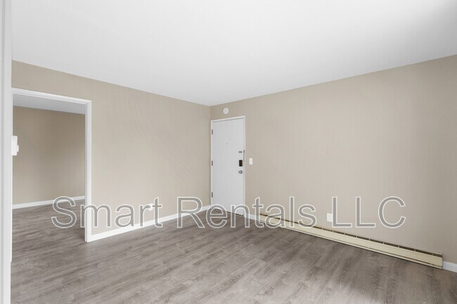 Building Photo - 9951 Chateau Roi Dr