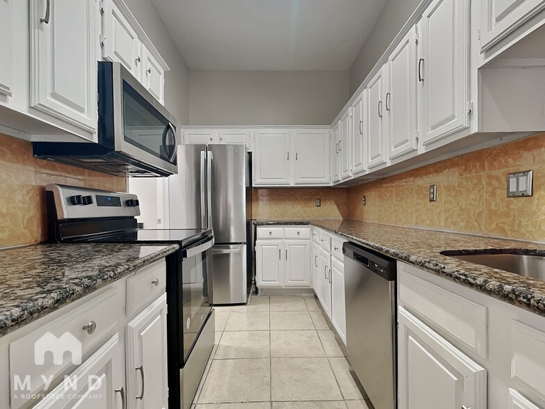 Primary Photo - 20030 N Cedar Sun Trail