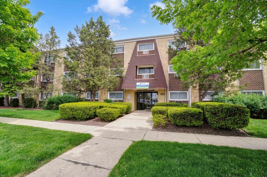 Nicely Landscaped Front Yard - 10737 S. Keating