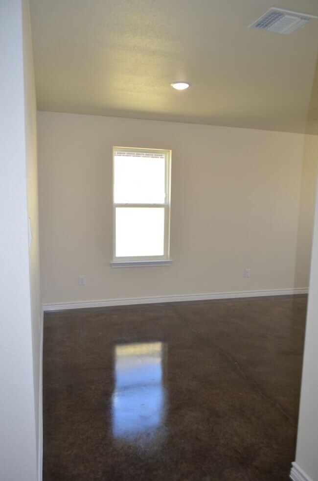 Building Photo - 1001 Cline Dr