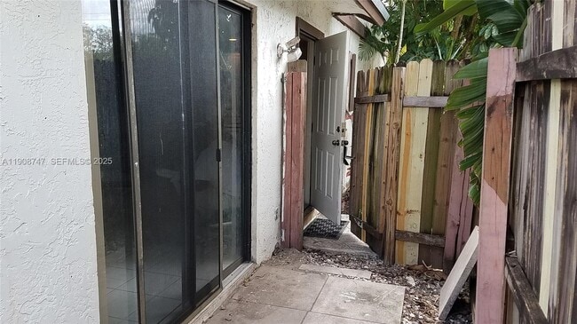 Building Photo - 7867 Tam Oshanter Blvd