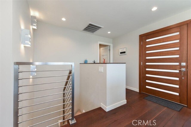 Building Photo - 2192 Crestview Dr