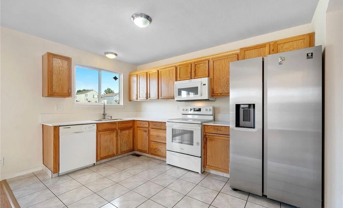 Building Photo - 18897 E Linvale Pl