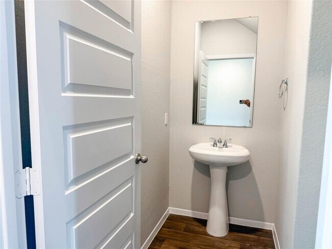 Building Photo - 2707 Towy Rd