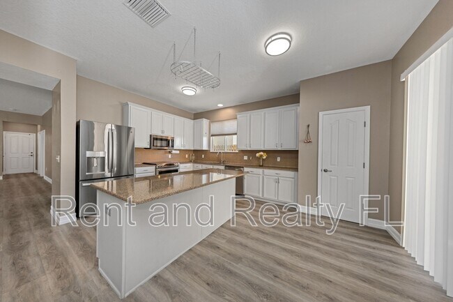 Building Photo - 12107 Fern Haven Ave