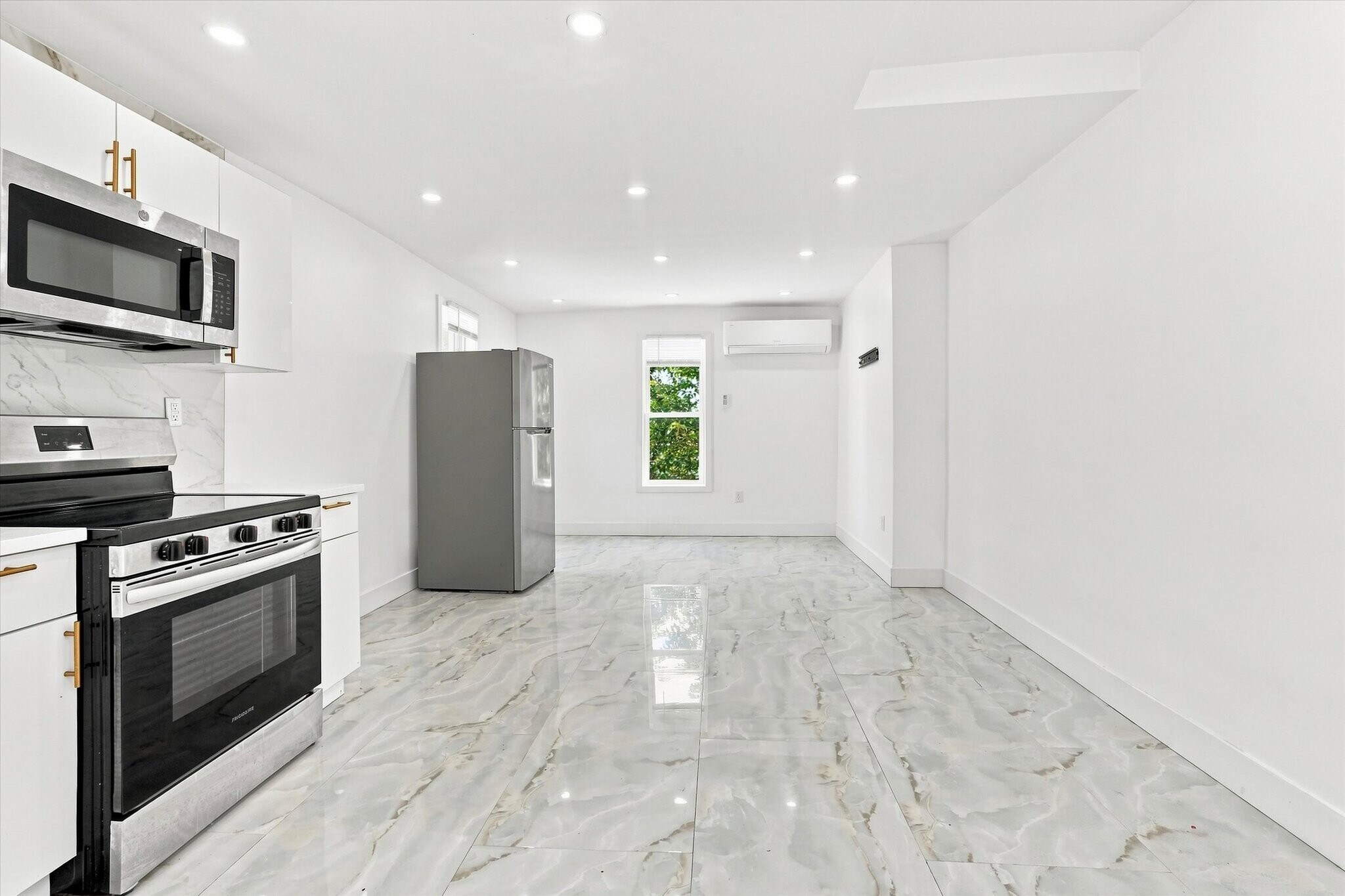 Building Photo - 1119 N 41st St