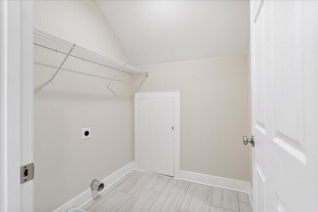 Building Photo - 15 Winster Fax Rd