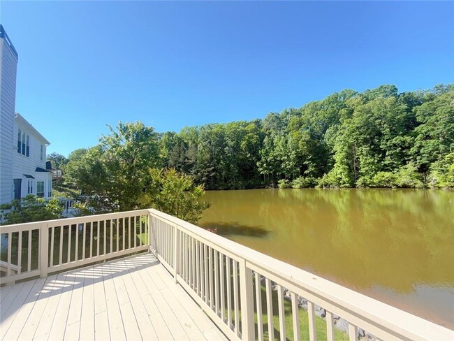 Building Photo - 3730 Longlake Dr