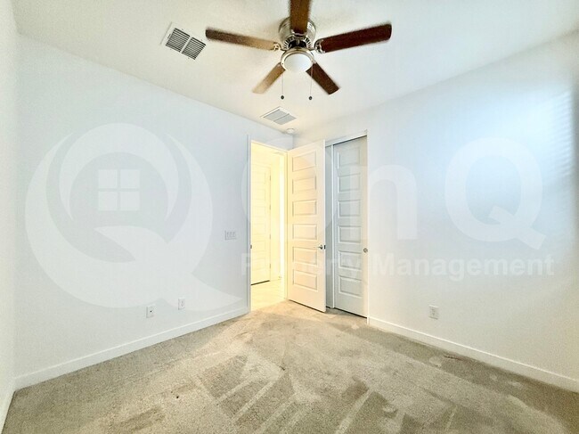 Building Photo - 9432 W Roma Ave