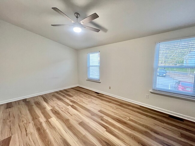 Building Photo - Newly Remodeled 3BD, 3.5BA Raleigh Townhom...