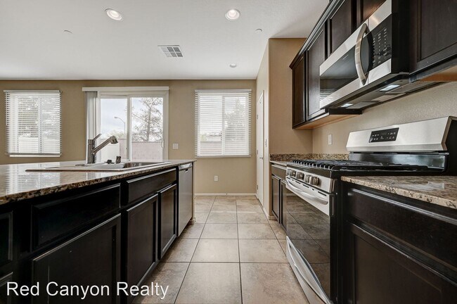 Building Photo - 5 br, 3 bath House - 3321 Nicki Cometa St