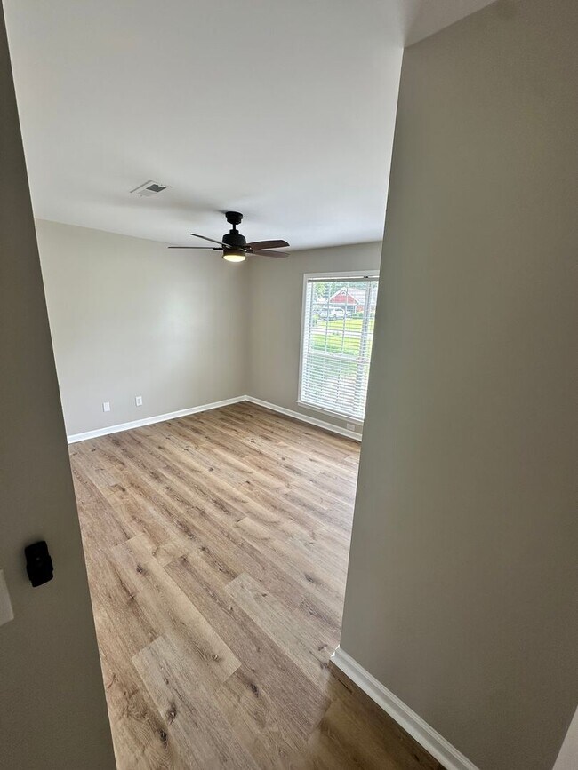 Building Photo - Gorgeous Home in Dothan, AL