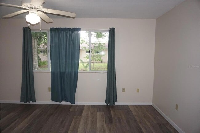 Building Photo - 10961 SW 84th Ave