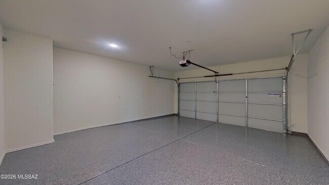 Building Photo - 14091 E Golden Oaks Rd