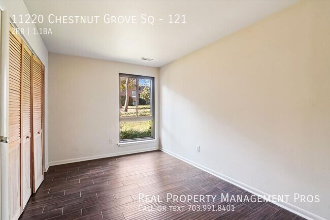 Building Photo - 11220 Chestnut Grove Square