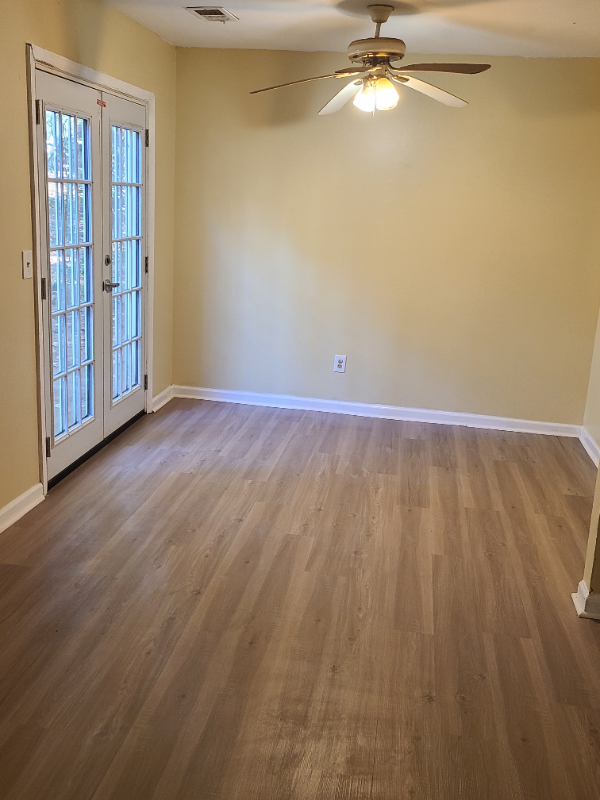 Building Photo - 4110 Hawthorne Cir