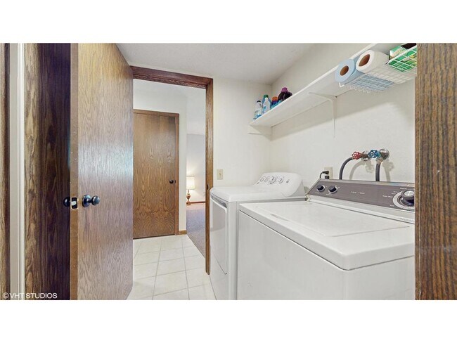 Building Photo - 2509 Cedar Hills Dr