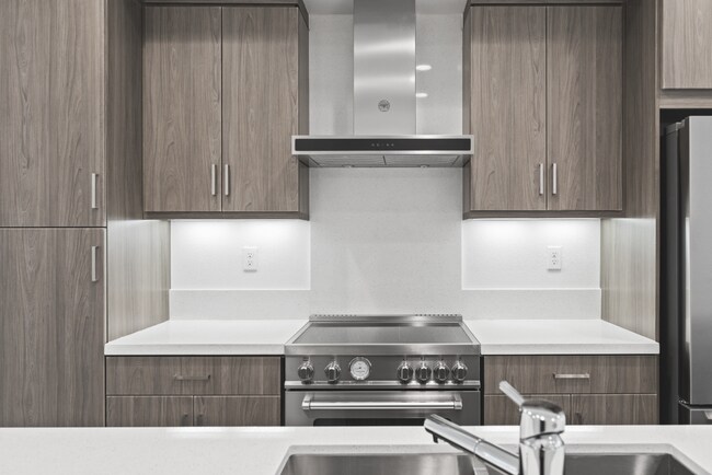 Kitchen - 166 Uptown Cir