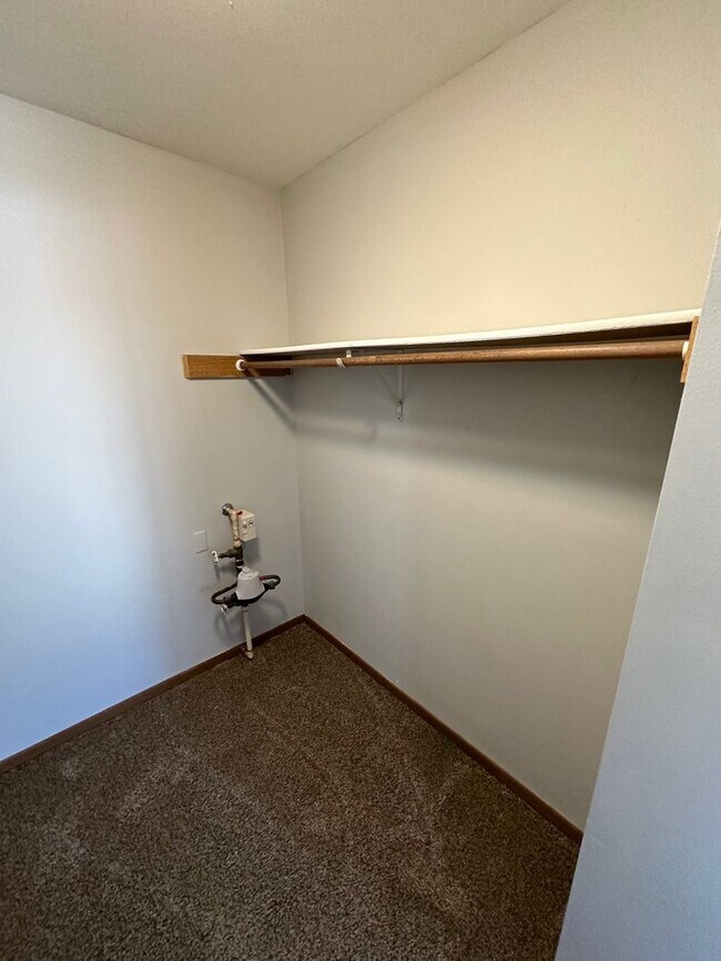 Building Photo - 1/2 OFF FIRST MONTHS RENT SPECIAL!