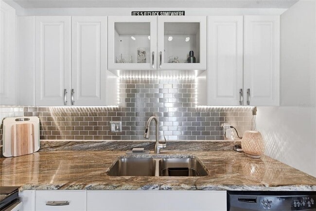 Building Photo - 5174 Beach Dr SE