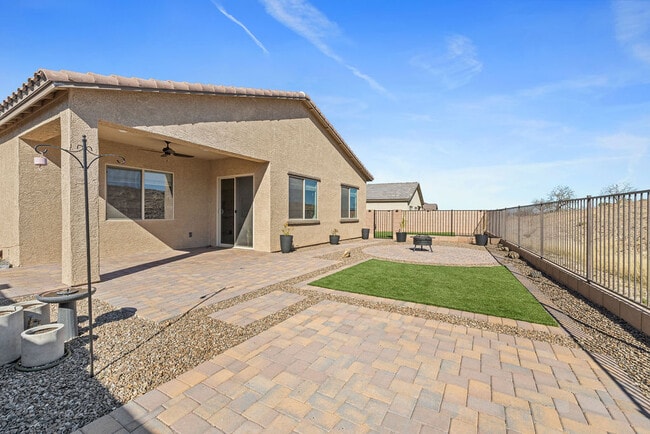 Building Photo - 17617 S Ridgerunner Dr