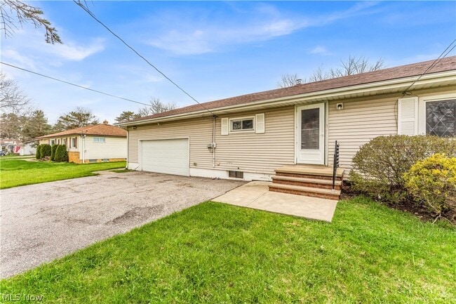 Building Photo - 25121 Price Rd