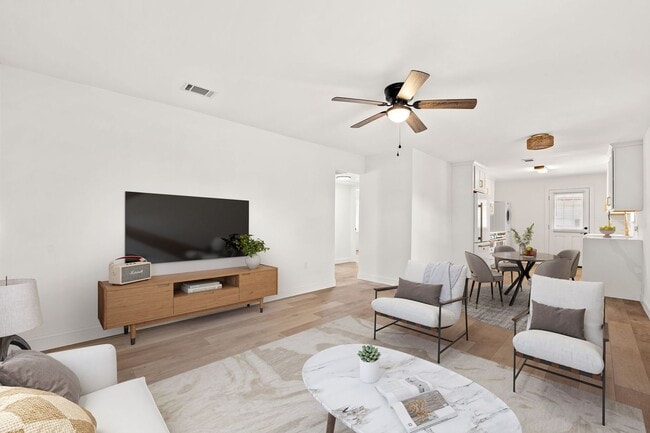 Building Photo - 2 Bed 1.5 Bath Jax Beach - Walk to the Beach- Newly remodeled