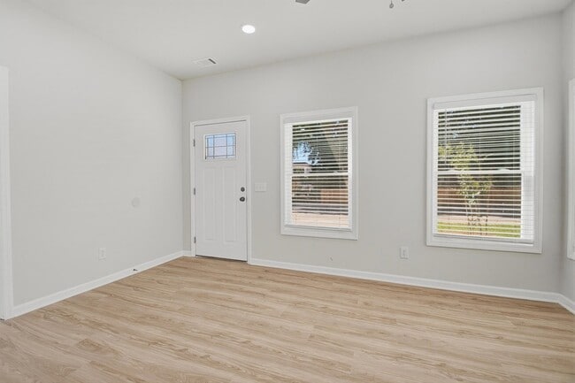 Building Photo - 4705 Boundary St