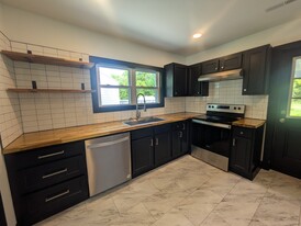 Building Photo - 179 Everglades Blvd