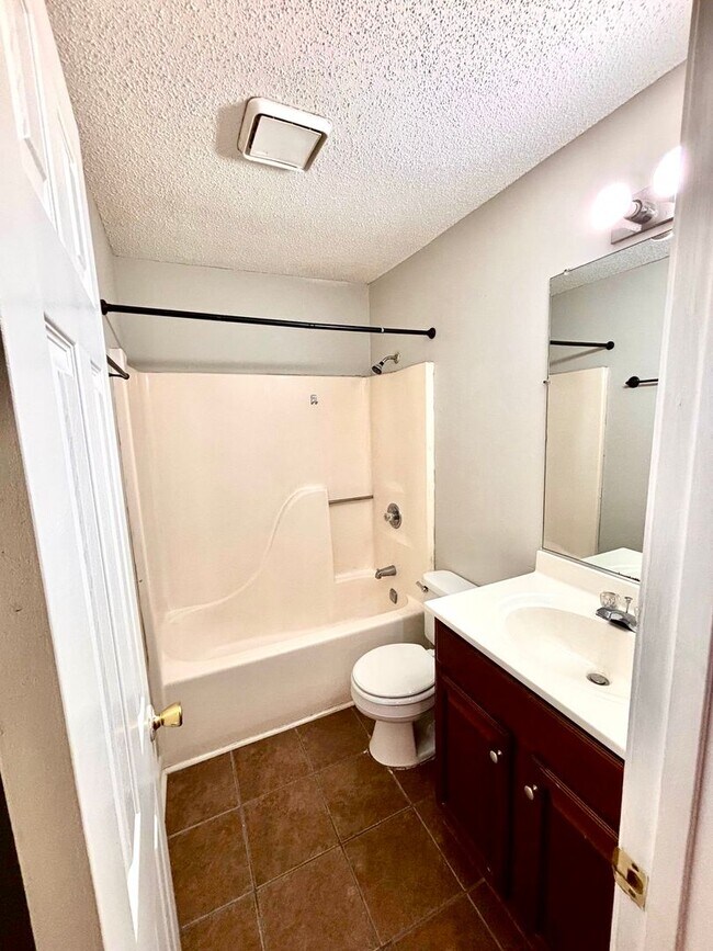 Building Photo - 4721 Samantha Ave