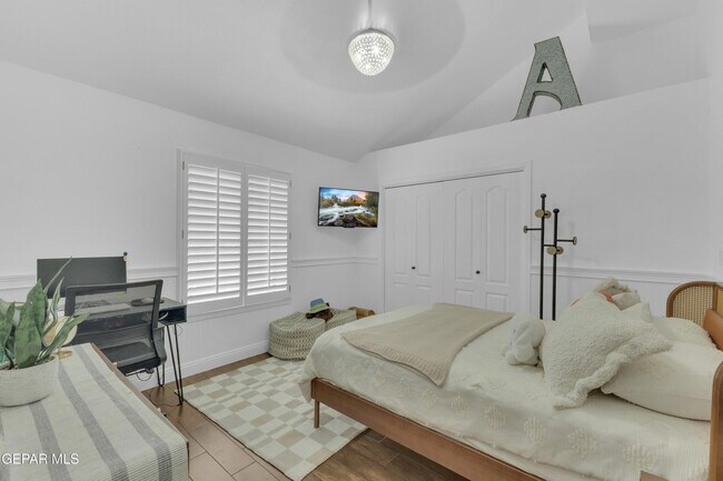 Building Photo - 2085 Paseo Del Prado Dr