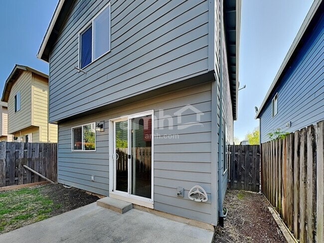 Building Photo - 475 Donna Dr
