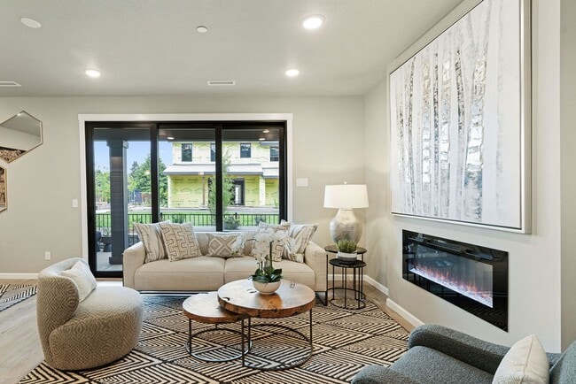 Building Photo - 6812 NE 131st Way