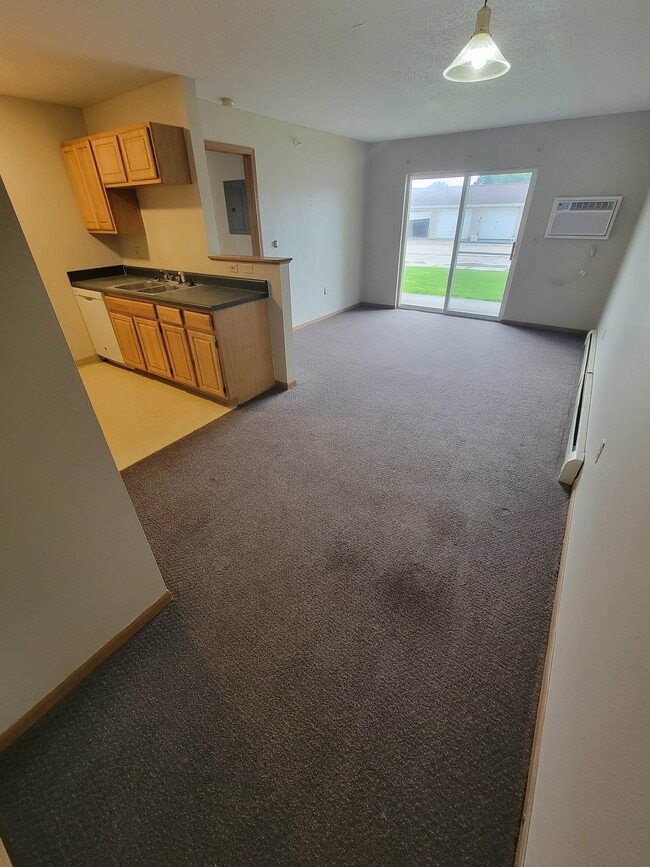 Building Photo - ** WINTER MOVE IN SPECIAL ** 1 Bedroom | 1...