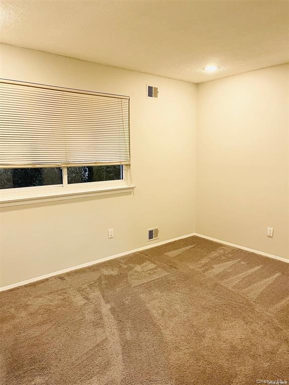 Building Photo - 219 Springmeadow Dr