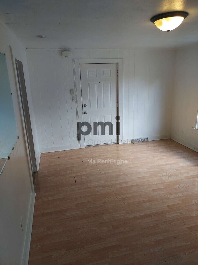 Building Photo - 2035 E William St