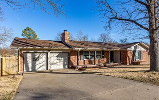 Building Photo - 1937 S Fulton Ave