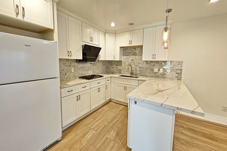 Building Photo - 126 Casuda Canyon Dr