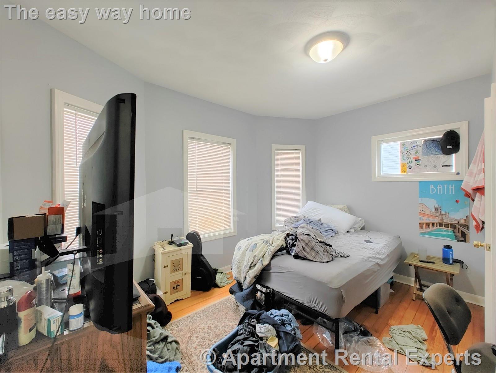 Building Photo - 50 Derby St