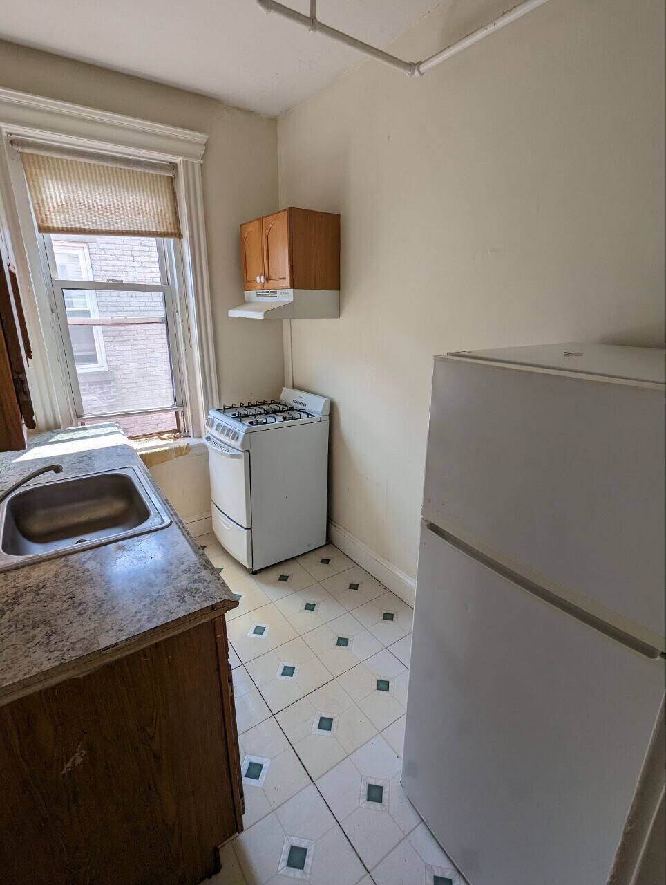 Building Photo - 364 Riverway