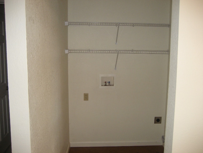 Building Photo - 612 Higate Rd